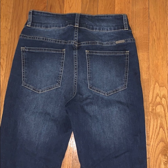 One of a kind dark wash jeans - Picture 3 of 3